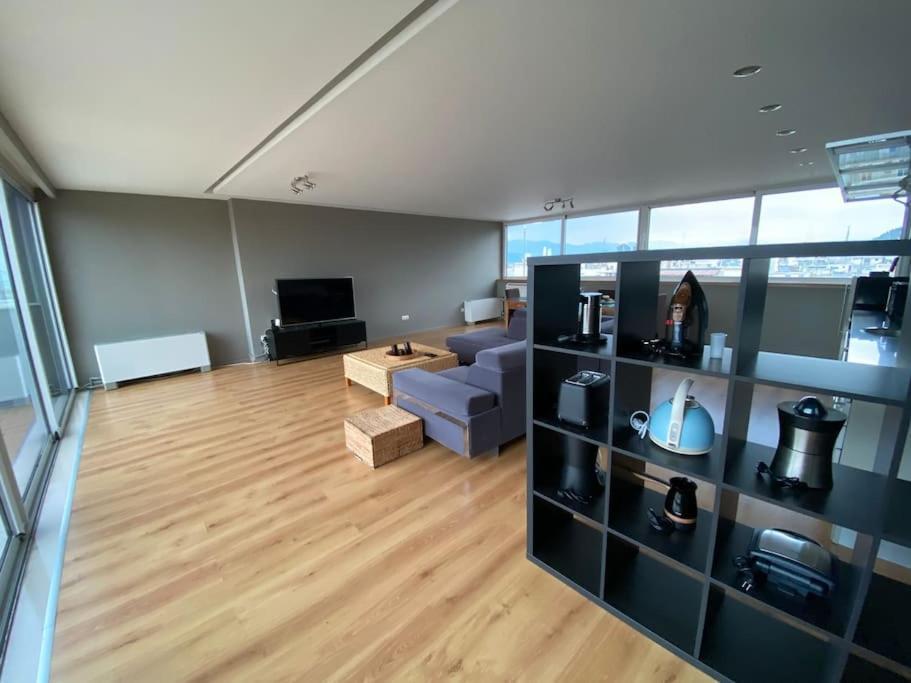 Luxury Loft By Boy Apartment Patras Bagian luar foto