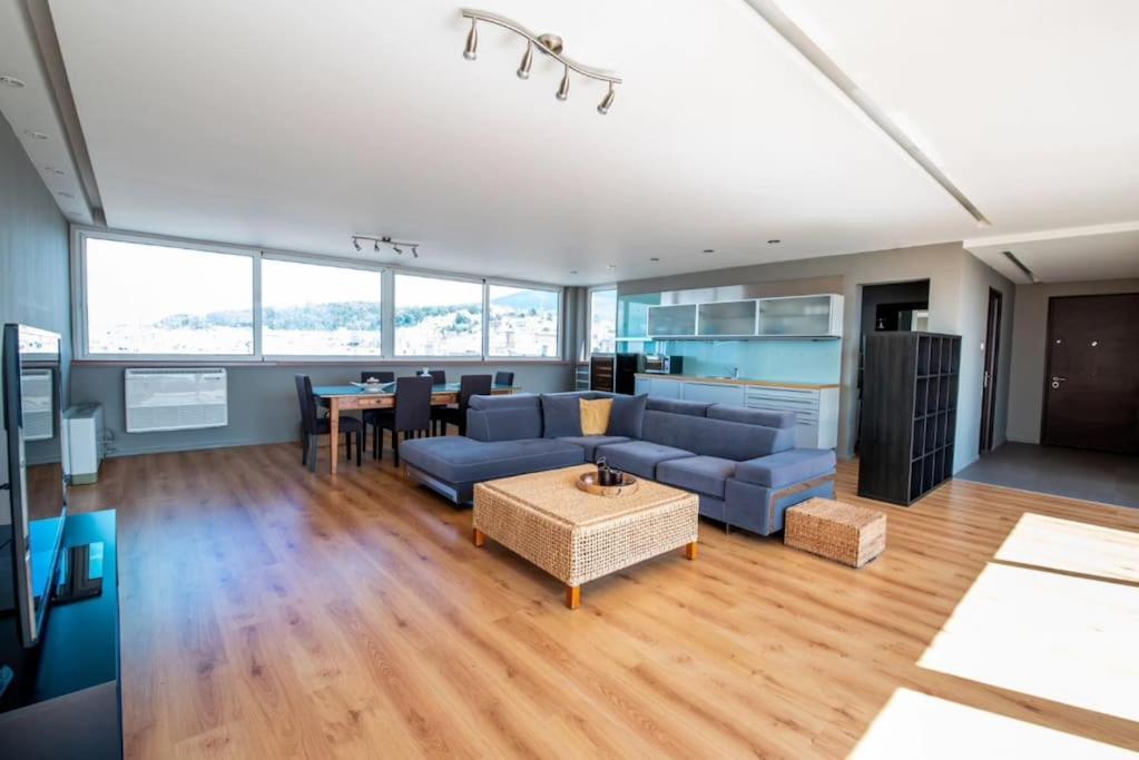 Luxury Loft By Boy Apartment Patras Bagian luar foto
